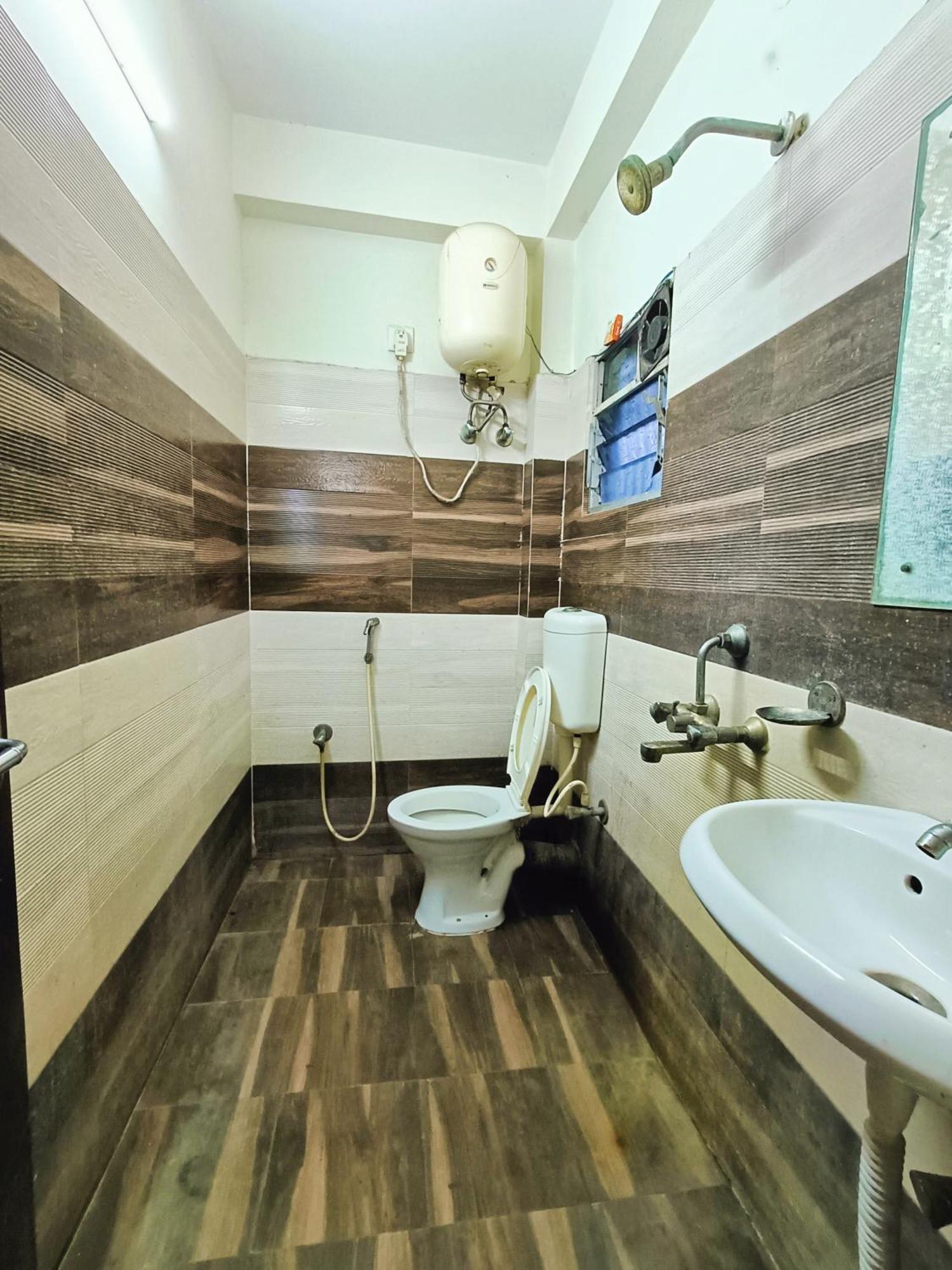 Rest Inn Hotel Newtown Road Near Tata Medical Kalkuta Zewnętrze zdjęcie